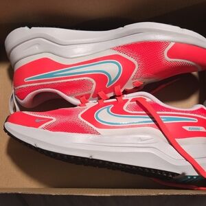 Nike Cosmic Runner in Bright Crimson and Dusty Cactus